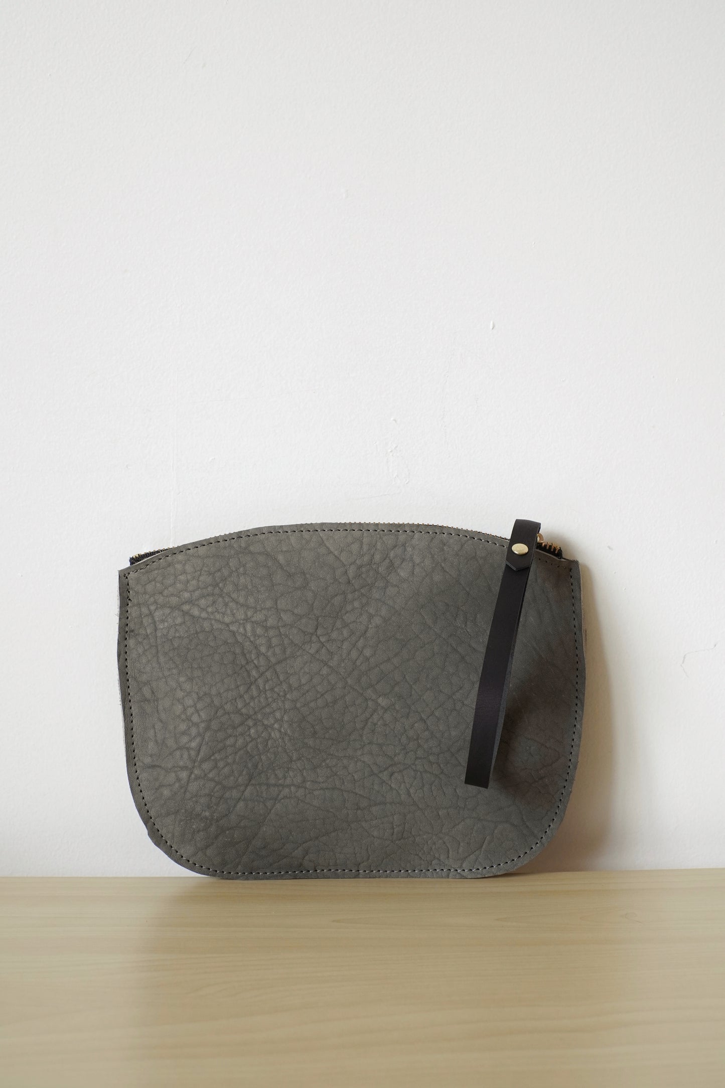 Svelte Large- Pebble leather